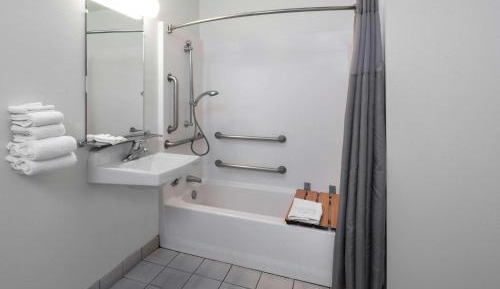 Queen Room with Two Queen Beds - Disability Access