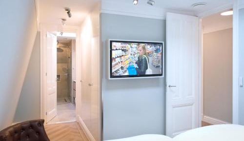 Park Central Executive 82G