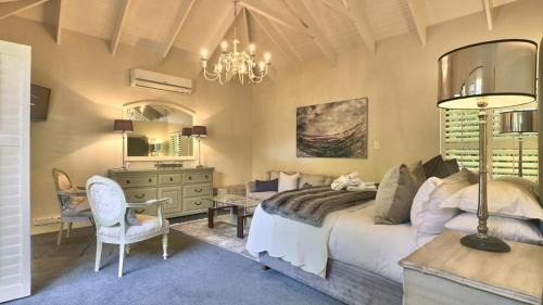Executive Suite with Garden