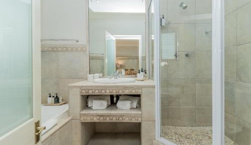 Deluxe Double or Twin Room with Garden View