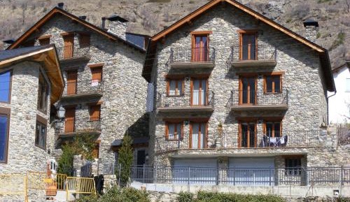 Three-Bedroom Apartment (4-5 Adults)