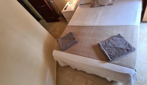 Standard Double Room with Shared Bathroom