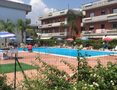 1 Bedroom Holiday Home