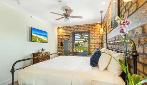 Deluxe King Room with Ocean View