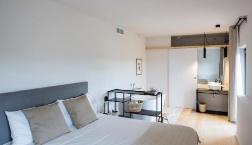 Deluxe Double Room with Bath