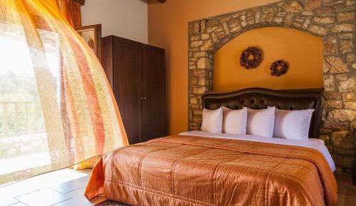 Premium Studio with Firelpace and Pool View