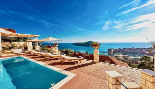 Three Bedroom Villa with Swimming Pool