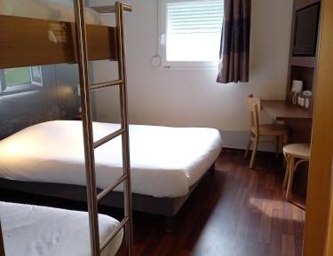 Family Room (2 Adults + 2 Children)