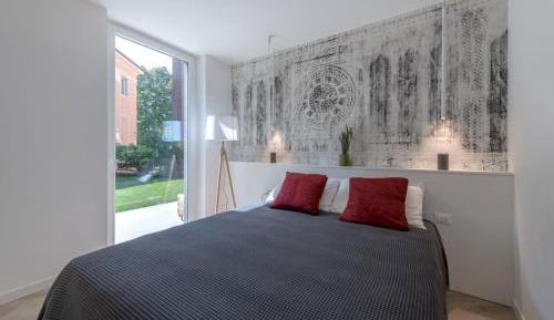 One-Bedroom Apartment with Garden