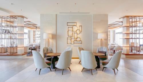 Classic Twin Room with Beach View, Club Access and High Floor