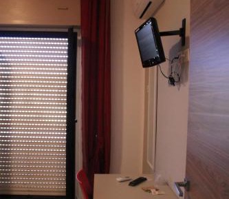 Single Room with Shared Bathroom