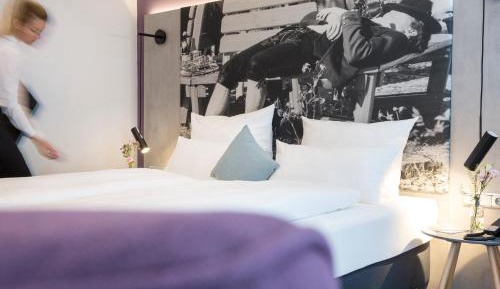 Superior Double or Twin Room quiet side