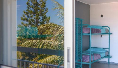 Single Bed in Mixed Dormitory Room