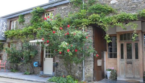Nine-Bedroom Holiday Home