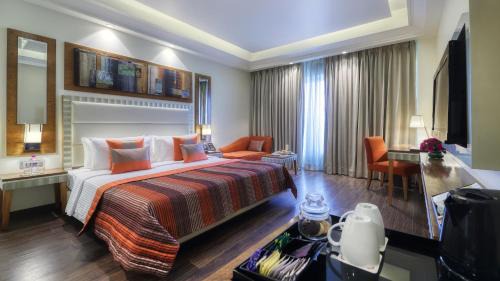 Executive Twin Room - Non-Smoking with Happy Hours (1+1 ;only applicable for IMFL not all the Brand at the bar) 15% off on Food & Soft beverage & Laundry