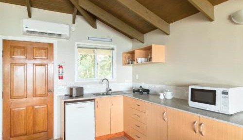 Deluxe Beachfront Studio - Adults Only