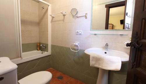 Deluxe Double Room with Extra Bed