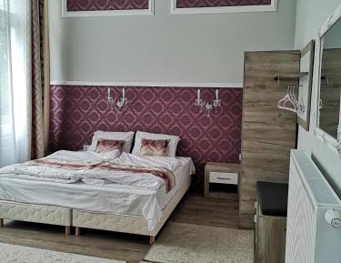 Standard Queen Room with Two Queen Beds