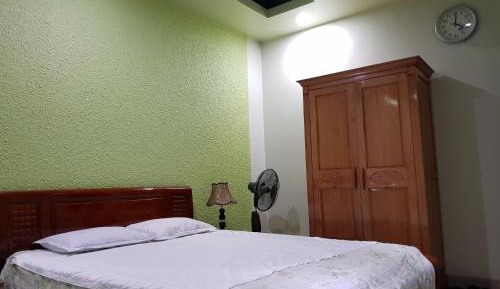 Double Room - No Window