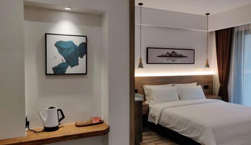 Whispering Mountain - Family Suite with Balcony