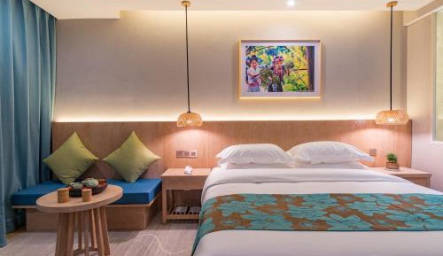 Single Room with Shared Shower and Toilet