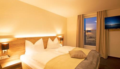 Double Room with Balcony (3 Adults)