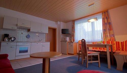 One-Bedroom Apartment (4 Adults)