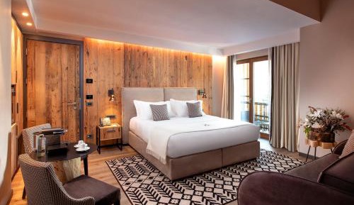 Junior Suite with Balcony