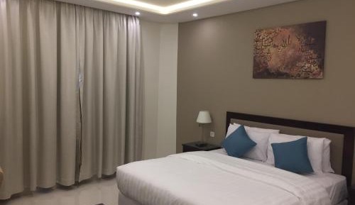 Deluxe Suite with Spa Bath