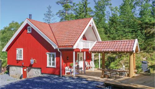 Four-Bedroom Holiday Home