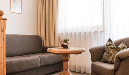 Comfort Double Room with Balcony and Mountain View