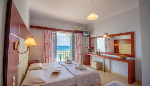 Triple Room with Sea View