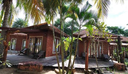 Beachfront One-Bedroom Villa with Sea View 