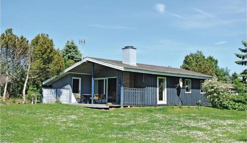 Three-Bedroom Holiday Home 