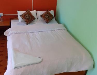 Bungalow with Garden View