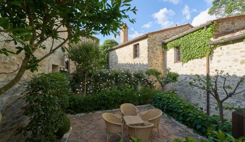 Villa with Garden View