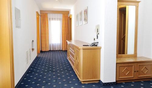 Two-Bedroom Apartment (Larain)