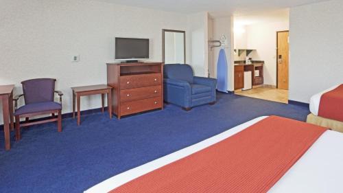 Standard Queen Room with Sofa Bed