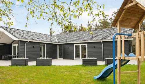 Four-Bedroom Holiday Home