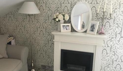 Apartment with Mountain View