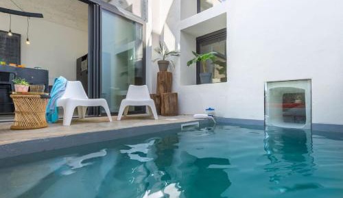 Four-Bedroom House with Private Swimming Pool