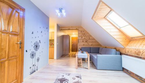 Apartment with Mountain View