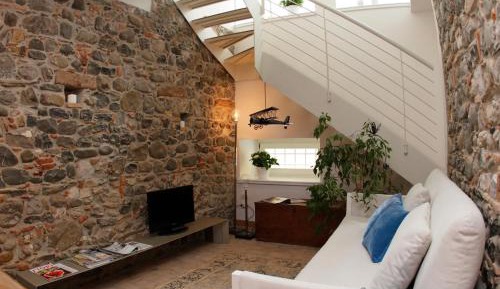 Queen Studio (2 Adults)