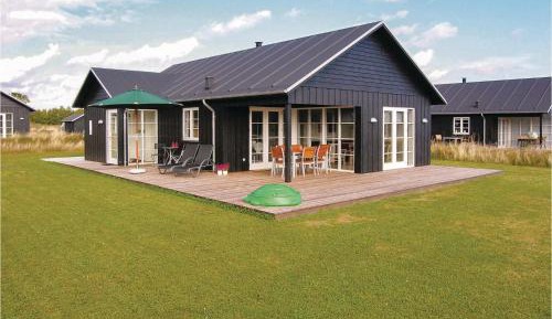 Three-Bedroom Holiday Home 