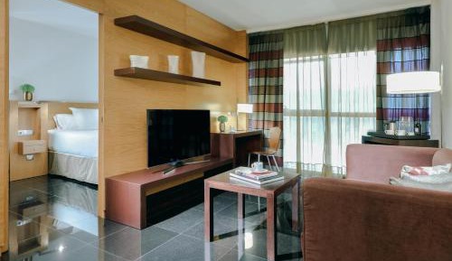 One-Bedroom Apartment with Terrace