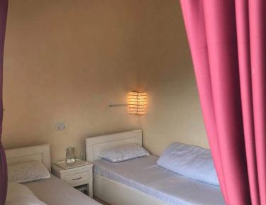 Apartment with Mountain View