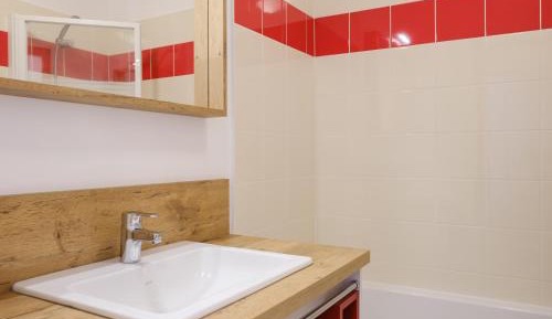 Studio 3 people Building B