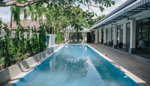 Family Suite with Pool Access