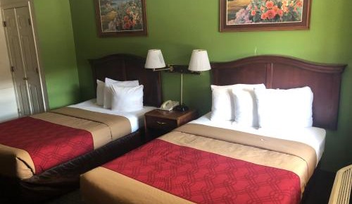 2 Double Beds Non-Smoking