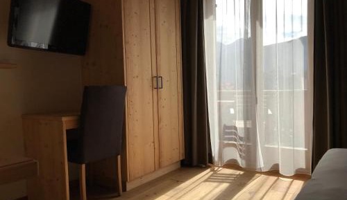 Two-Bedroom Apartment with Mountain View